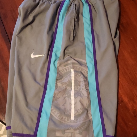 Nike LeBron "NYC Edition" Basketball Shorts - Picture 2 of 4